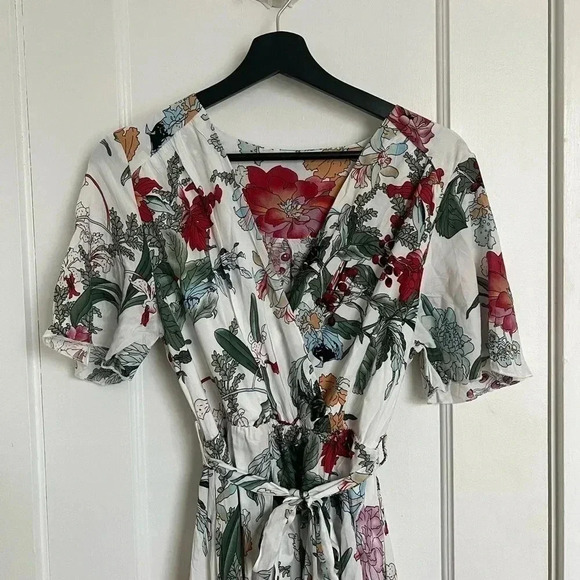 Dresses & Skirts - Women’s Floral High Low Dress Size Medium